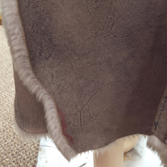 Be "U" Naked Leather Shearling with Fox Fur Collar - Picture 8 of 8